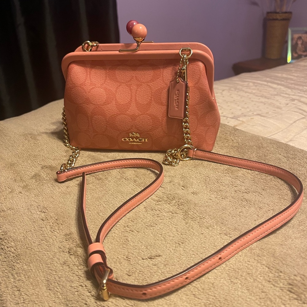 Coach Kisslock Shoulder sling/crossbody Bag